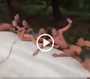 5 girls were thrown from the water slide