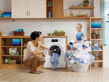 The washing machine vibrated violently and made unusually loud noise