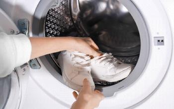 Können wir Schuhe mit der Waschmaschine waschen? Was ist zu beachten?