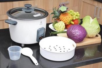 Choosing whether to buy a rice cooker with a removable lid or a lid