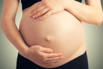 Bir erkek veya bir kızı tanımak için göbek kordonunu görmek, hamile bir annenin fetüsün cinsiyetini bilmesini sağlar