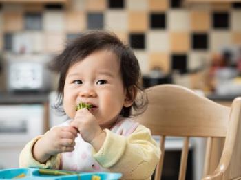 جرب تناول الطعام بحجم الجيب بشكل صحيح للأطفال بعمر 7 أشهر