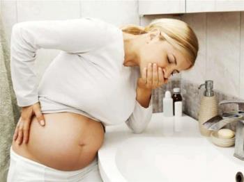 هل الغثيان في الشهر الأخير من الحمل مؤشر على الخطر على الجنين؟