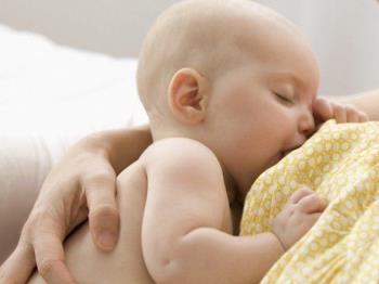 Citirea gustului face ca bebelușul să suge mai puțin de 3 luni Unde este soluția pentru mama?