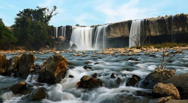 Top 50 images of beautiful waterfalls invites you to admire