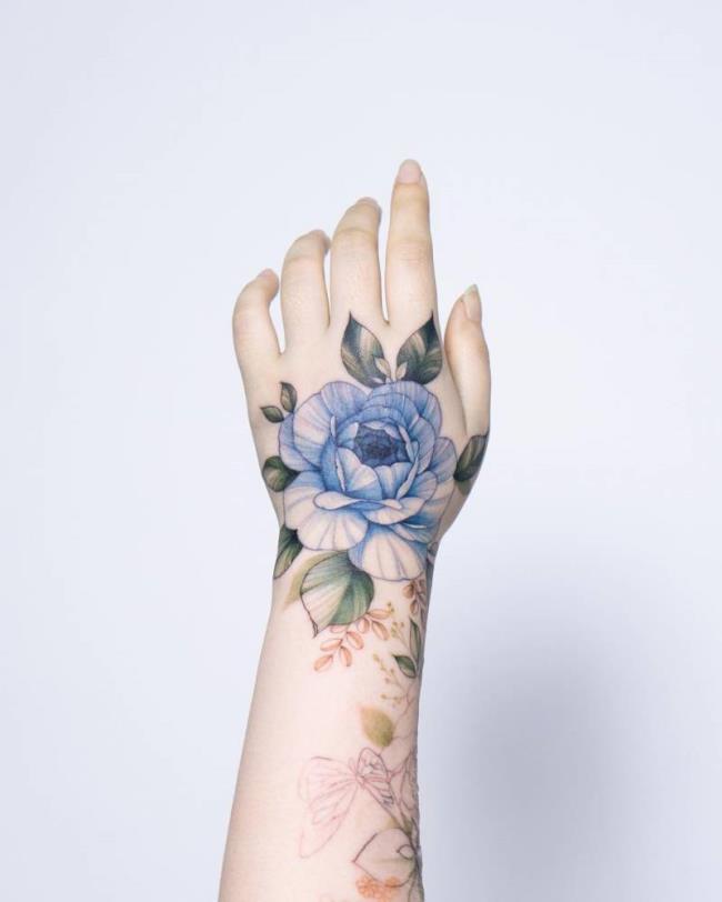 Collection de plus de 50 modèles de tatouage de rose verte extrêmement attrayants