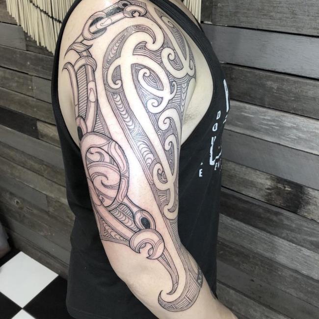 Резюме очень таинственных татуировки маори