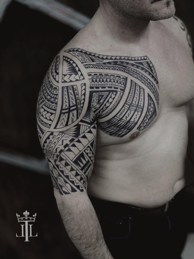 Ringkasan pola tato Maori yang sangat misterius