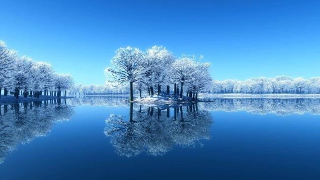 Gambar pemandangan musim dingin sebagai wallpaper yang indah