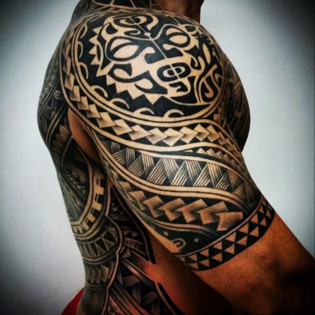 非常に神秘的なマオリのタトゥーパターンの概要
