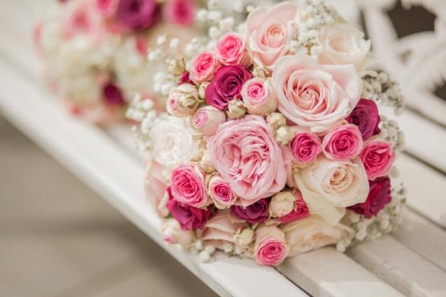 Красивый свадебный букет из тюльпанов 