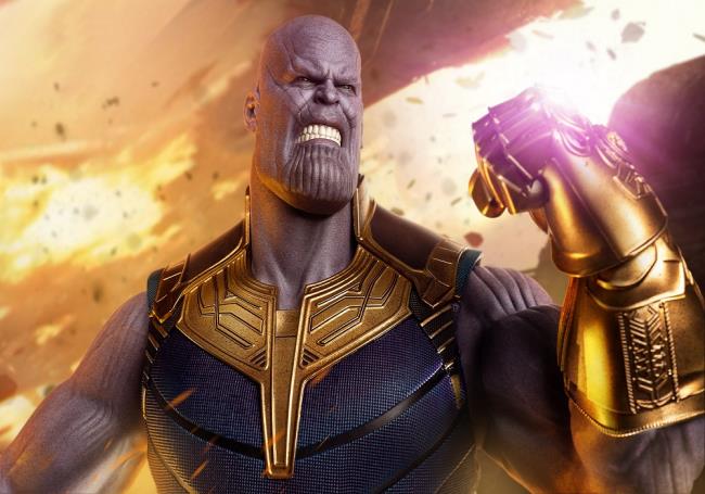 Verzameling van Thanos-afbeeldingen als de beste achtergrond