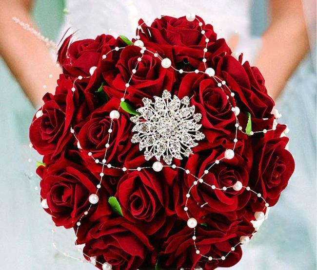 Foto's van prachtige rozen bruidsboeketten 