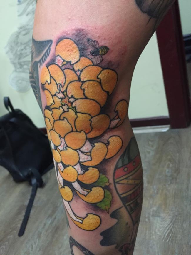 Photos de beaux tatouages ​​de chrysanthème