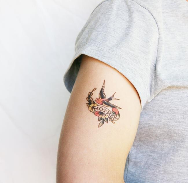 Polecam ponad 50 najpiękniejszych wzorów tatuażu jaskółki