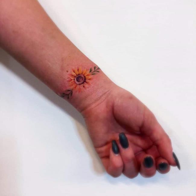 Sammlung von einzigartigen Handgelenk-Tattoos für Sie