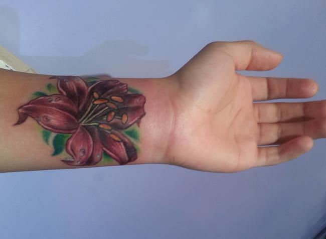 Koleksi tato pergelangan tangan yang sangat unik untuk Anda