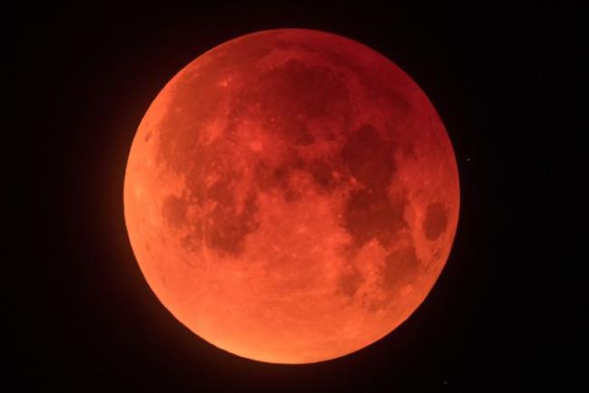 Sammlung der schönsten Blood Moon Bilder