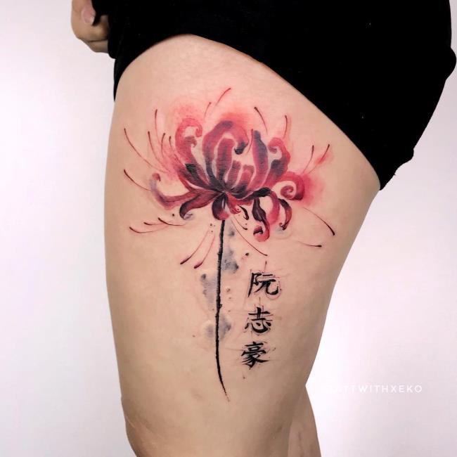 Изображение красивой татуировки кипариса