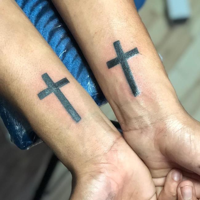 Riepilogo dei più impressionanti motivi del tatuaggio a croce