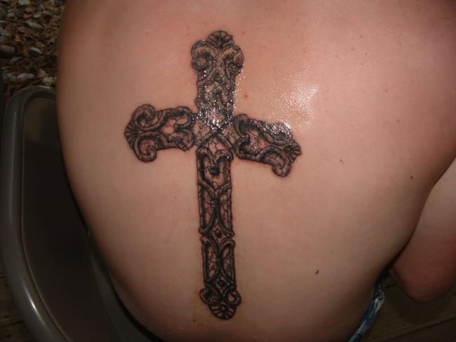Краткое изложение самых впечатляющих тату-крестов