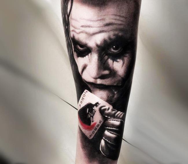 Kolekcja wzorów tatuaży Joker pełna tajemnic i niezwykle atrakcyjna
