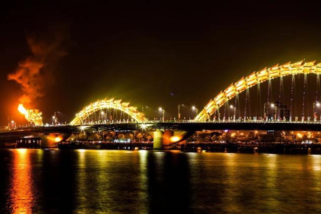 Zusammenfassung des Bildes der Da Nang Dragon Bridge