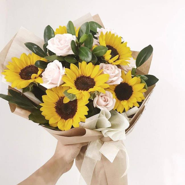 Bouquet of beautiful sunflowers 5