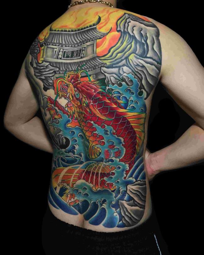 Suggerimenti di oltre 50 modelli di tatuaggi schiena estremamente stretti da non perdere