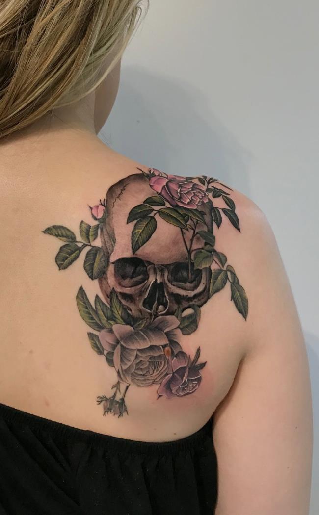 Sugestii de peste 50 de modele de tatuaje la spate extrem de strânse, care nu pot fi ratate