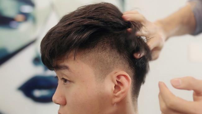 Kombinieren Sie die schönsten kurzen männlichen Frisuren