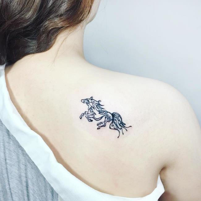 Sammlung der schönsten Tattoo-Muster für Frauen