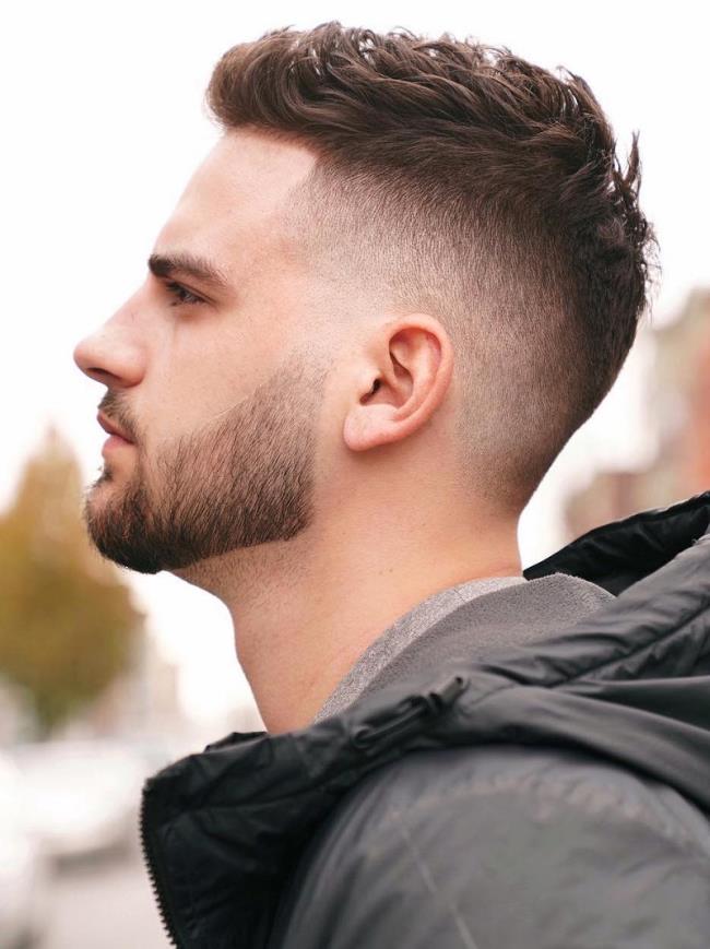 Combining the most beautiful short male hairstyles