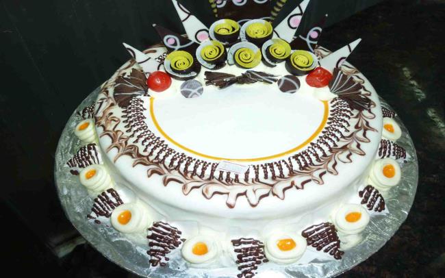 Zestaw najładniejszego pięknego tortu urodzinowego