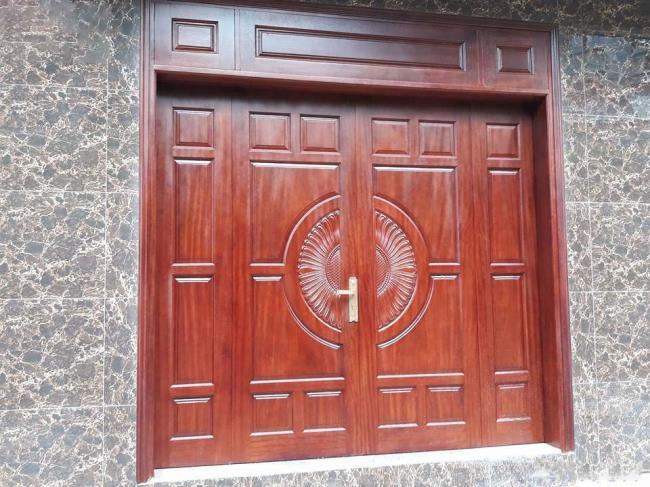Quelques photos de belles portes en bois à 4 portes