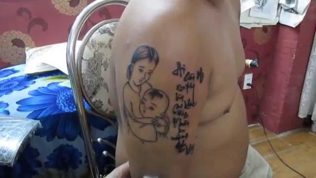 Les motifs de tatouage parental synthétiques sont particulièrement significatifs