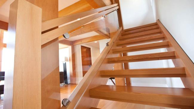 Коллекция самых красивых моделей деревянных лестниц