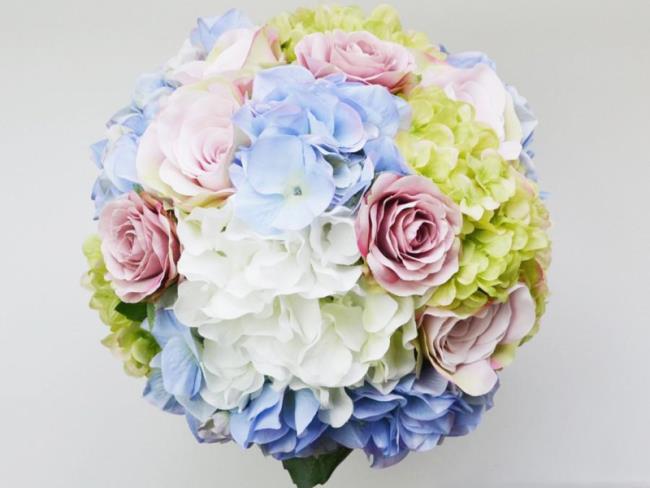 Frumoase flori de nuntă cu hortensii