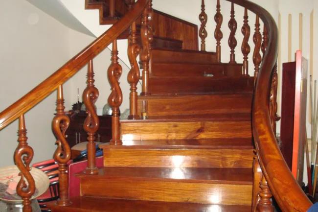 Colecția celor mai frumoase modele de scări din lemn