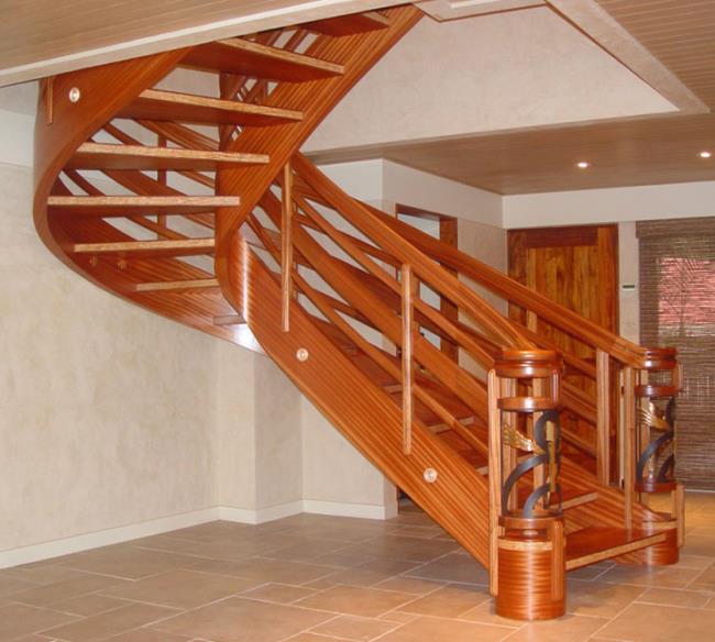 Colecția celor mai frumoase modele de scări din lemn