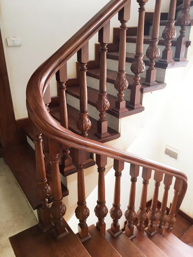 Collection of the most beautiful wooden staircase patterns