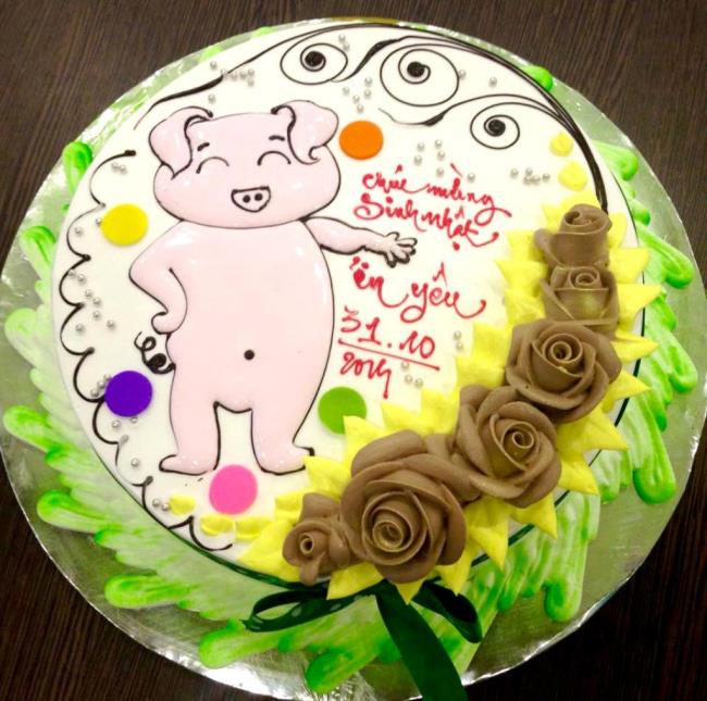 Résumé du plus beau cochon en forme de gâteau d'anniversaire
