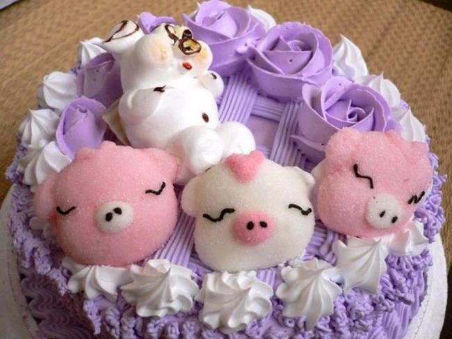 Resumen del cerdo en forma de pastel de cumpleaños más hermoso
