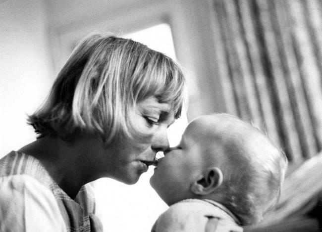 Rezumatul celor mai frumoase imagini cu mamă emoționantă