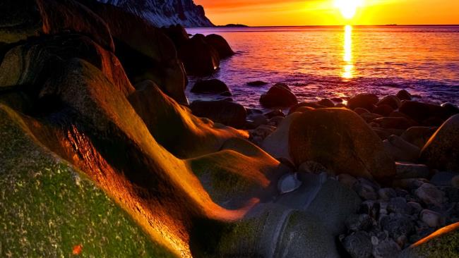 خلاصه ای از تصاویر غروب خورشید زیبا در دریا