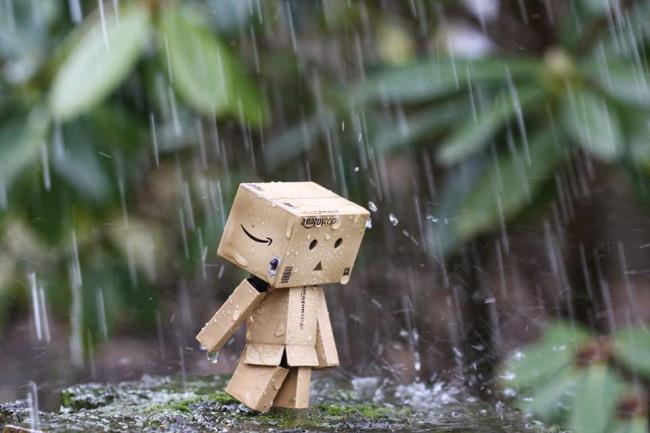 Sammlung von schönen Bildern der traurigen Liebe im Regen