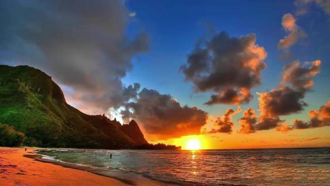 Zusammenfassung der schönen Sonnenuntergangsbilder auf dem Meer