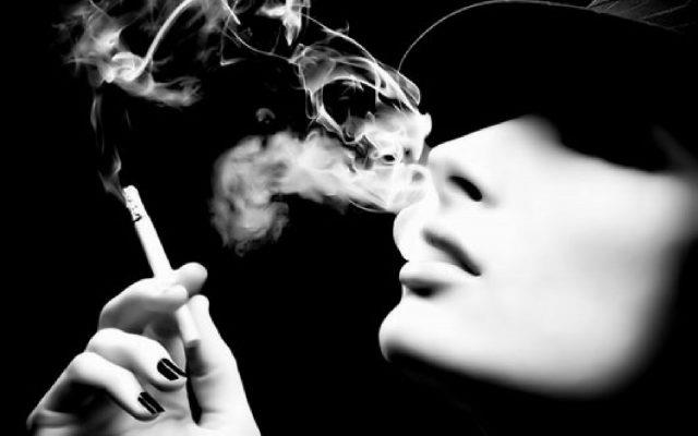 Top Bilder von extrem rauchenden Mädchen, Stimmung