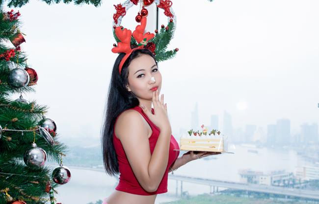 Gambar sintesis Noel dengan gadis seksi