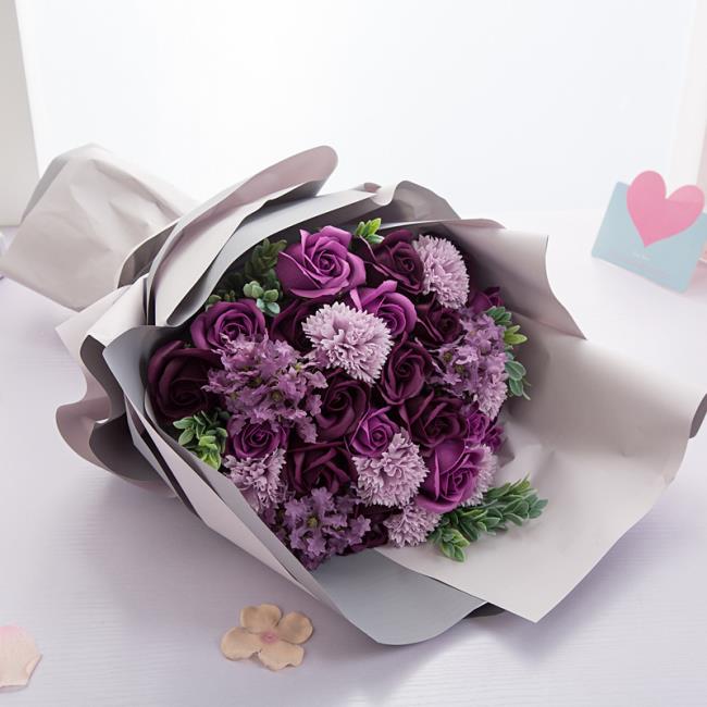 ترکیبی از تصاویر از زیباترین گل های بنفش بنفش